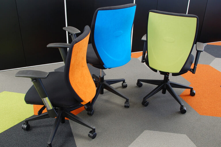 LR Limited open-plan office fit-out seating